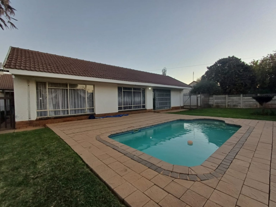 3 Bedroom Property for Sale in Meiringspark Ext 2 North West